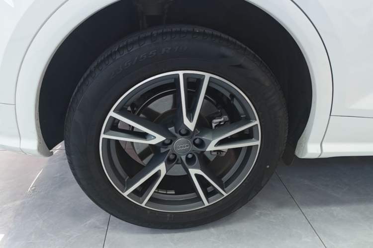 Used Audi Q5L 2020 Updated 40 TFSI Prestige Fashion Edition Right Rear Wheel Hub