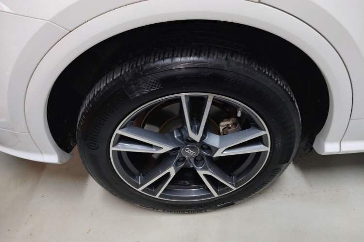 Used Audi Q5L 2020 Updated 40 TFSI Prestige Fashion Edition Right Rear Wheel Hub
