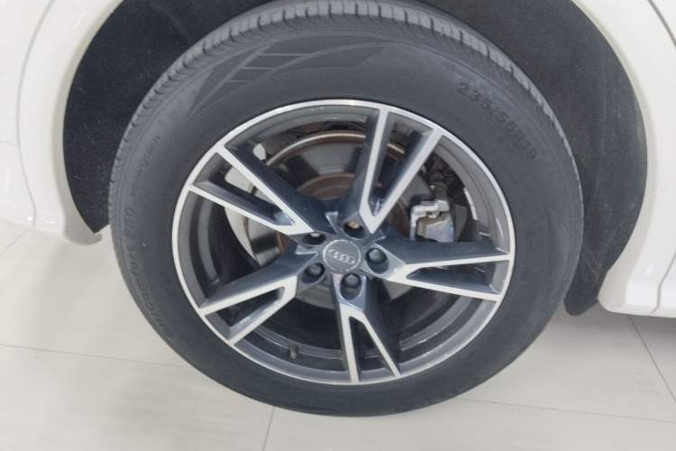 Used Audi Q5L 2020 Updated 40 TFSI Prestige Fashion Edition Right Rear Wheel Hub