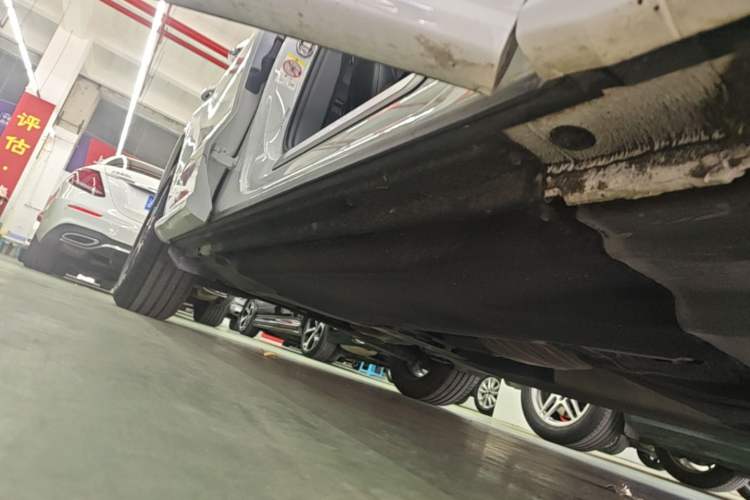 Used Audi Q5L 2020 Updated 40 TFSI Prestige Fashion Edition Right Side Sill