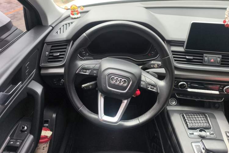 Used Audi Q5L 2020 45 TFSI Prestige Fashion Model Steering Wheel