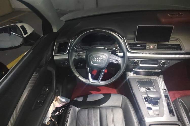 Used Audi Q5L 2020 45 TFSI Prestige Fashion Model Steering Wheel
