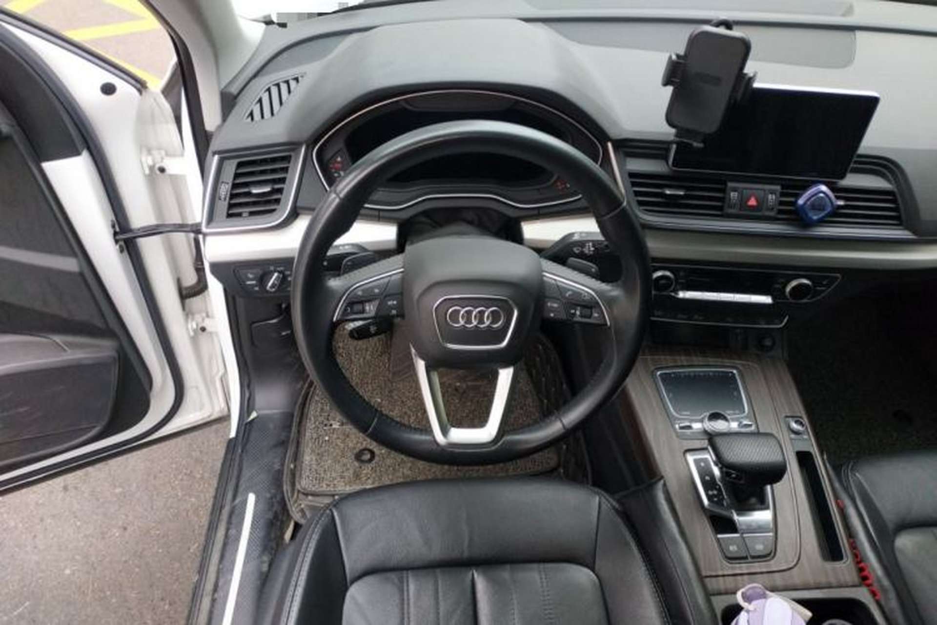 Used Audi Q5L 2020 Updated 40 TFSI Prestige Fashion Edition Steering Wheel