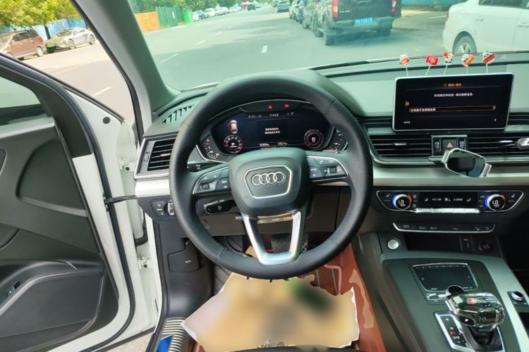Used Audi Q5L 2020 Updated 40 TFSI Prestige Fashion Edition Steering Wheel