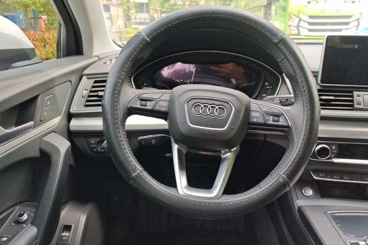 Used Audi Q5L 2020 Updated 40 TFSI Prestige Fashion Edition Steering Wheel
