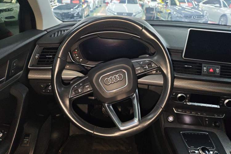 Used Audi Q5L 2020 45 TFSI Prestige Fashion Model Steering Wheel