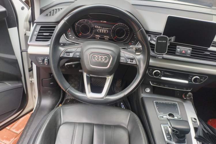 Used Audi Q5L 2020 Updated 40 TFSI Prestige Fashion Edition Steering Wheel