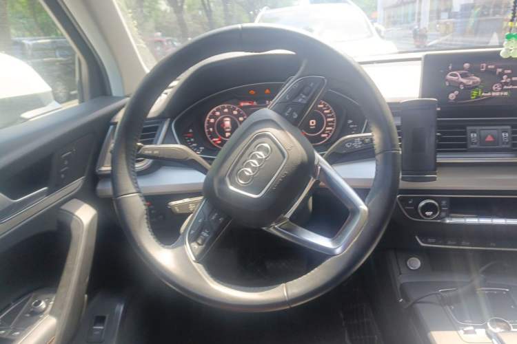 Used Audi Q5L 2020 Updated 40 TFSI Prestige Fashion Edition Steering Wheel