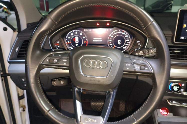 Used Audi Q5L 2020 40 TFSI Prestige Fashion Edition Steering Wheel