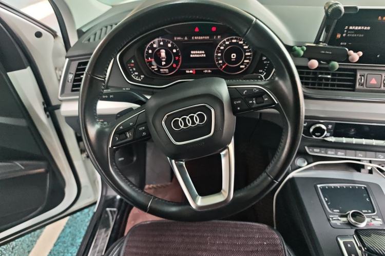 Used Audi Q5L 2020 Updated 40 TFSI Prestige Fashion Edition Steering Wheel