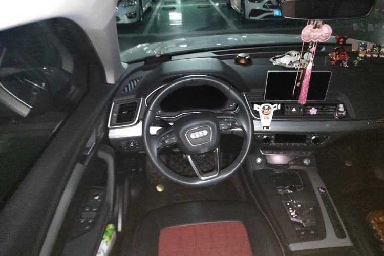 Used Audi Q5L 2020 Updated 40 TFSI Prestige Fashion Edition Steering Wheel