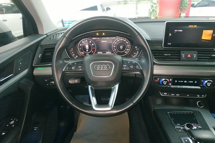 Used Audi Q5L 2020 Updated 40 TFSI Prestige Fashion Edition Steering Wheel