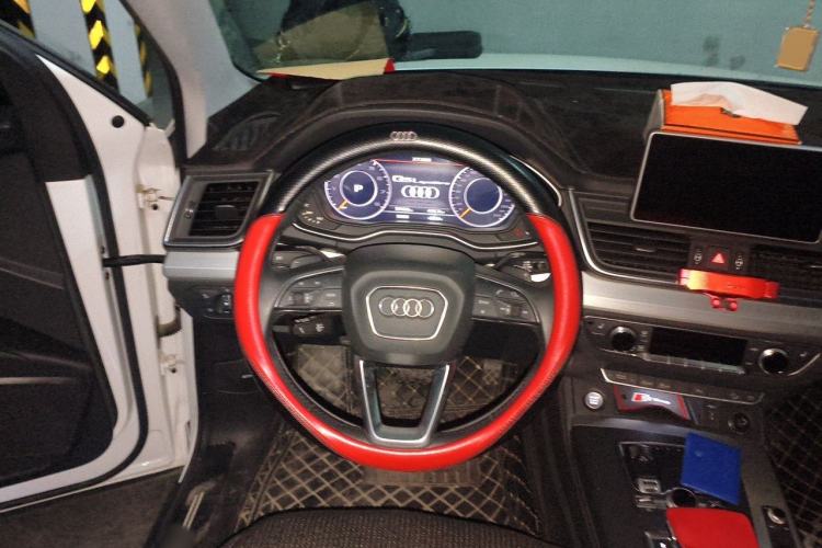 Used Audi Q5L 2020 Updated 40 TFSI Prestige Fashion Edition Steering Wheel