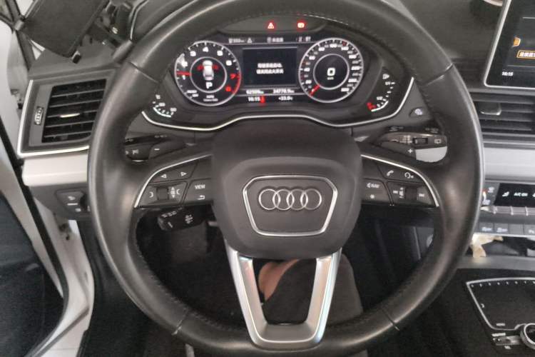 Used Audi Q5L 2020 Updated 40 TFSI Prestige Fashion Edition Steering Wheel