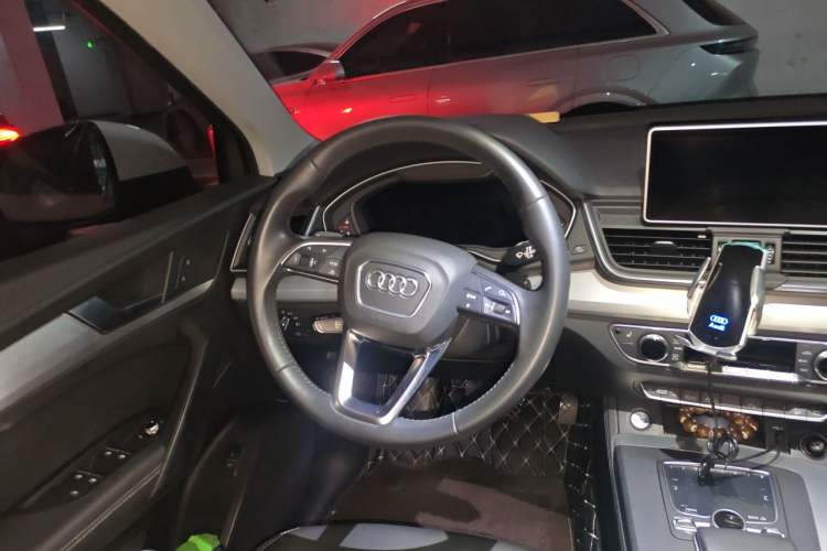 Used Audi Q5L 2020 Updated 40 TFSI Prestige Fashion Edition Steering Wheel