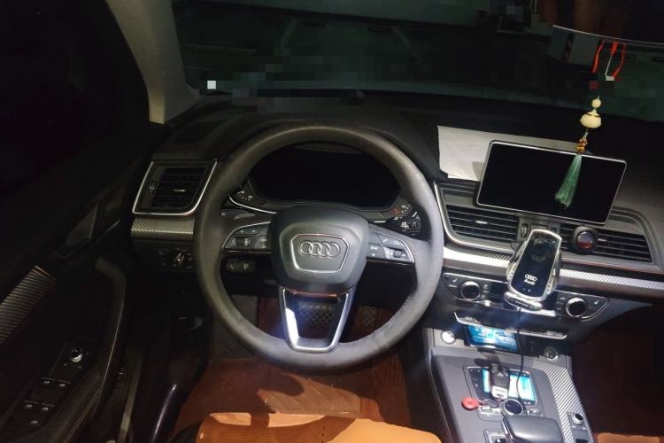 Used Audi Q5L 2020 45 TFSI Prestige Fashion Model Steering Wheel