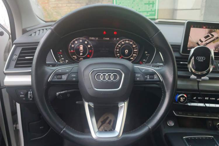 Used Audi Q5L 2020 Updated 40 TFSI Prestige Fashion Edition Steering Wheel