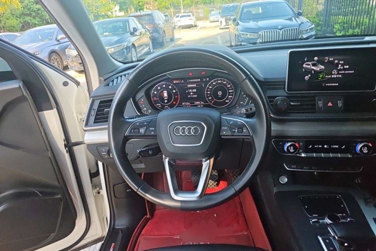 Used Audi Q5L 2020 Updated 40 TFSI Prestige Fashion Edition Steering Wheel