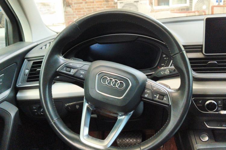 Used Audi Q5L 2020 Updated 40 TFSI Prestige Fashion Edition Steering Wheel