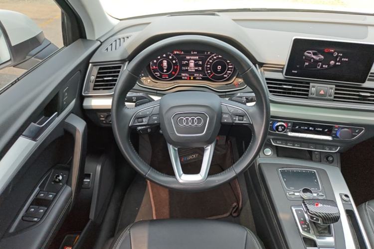 Used Audi Q5L 2020 Updated 40 TFSI Prestige Fashion Edition Steering Wheel