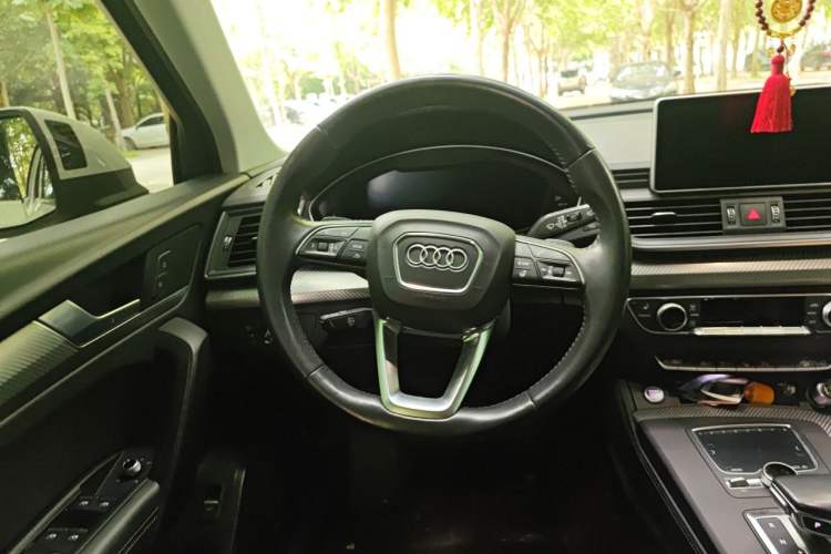 Used Audi Q5L 2020 45 TFSI Prestige Fashion Model Steering Wheel
