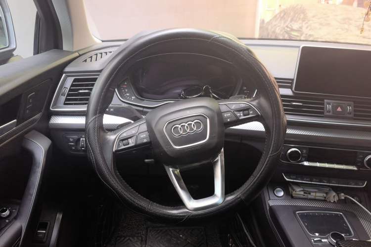 Used Audi Q5L 2020 45 TFSI Prestige Fashion Model Steering Wheel