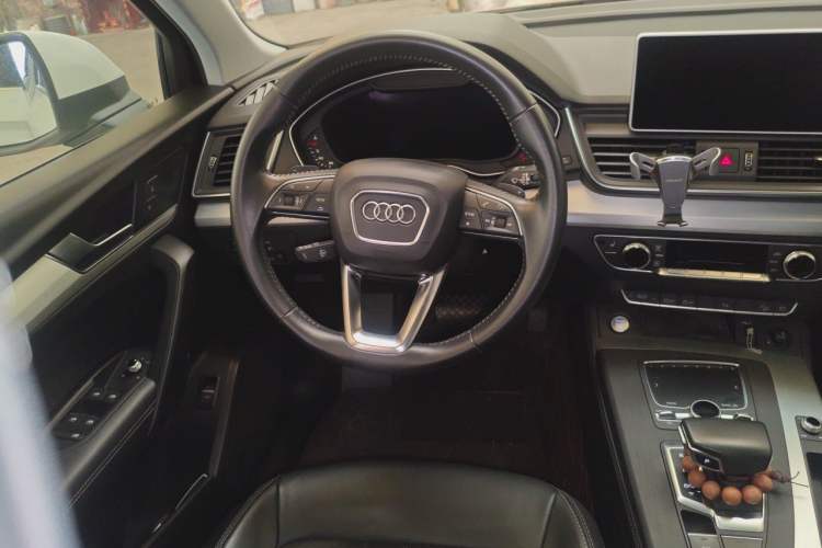 Used Audi Q5L 2020 Updated 40 TFSI Prestige Fashion Edition Steering Wheel