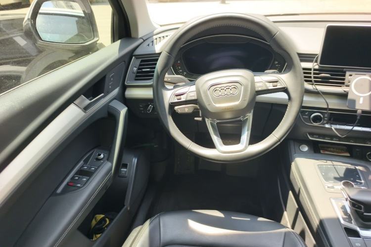 Used Audi Q5L 2020 Updated 40 TFSI Prestige Fashion Edition Steering Wheel