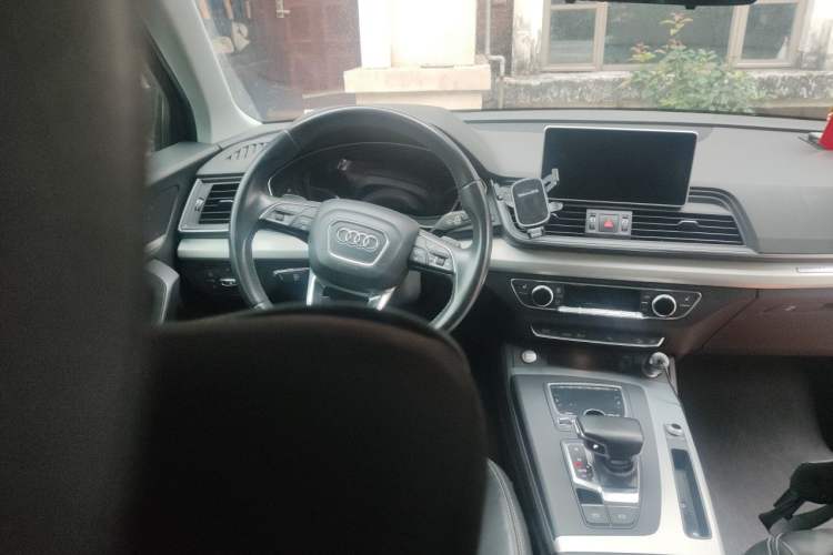 Used Audi Q5L 2020 Updated 40 TFSI Prestige Fashion Edition Steering Wheel