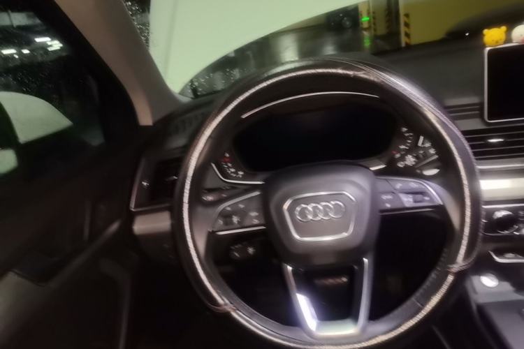 Used Audi Q5L 2020 Updated 40 TFSI Prestige Fashion Edition Steering Wheel