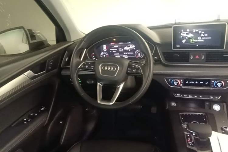 Used Audi Q5L 2020 45 TFSI Prestige Fashion Model Steering Wheel