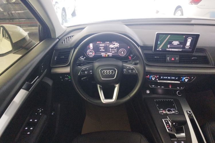 Used Audi Q5L 2020 Updated 40 TFSI Prestige Fashion Edition Steering Wheel