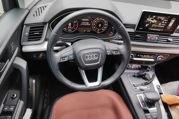 Used Audi Q5L 2020 Updated 40 TFSI Prestige Fashion Edition Steering Wheel