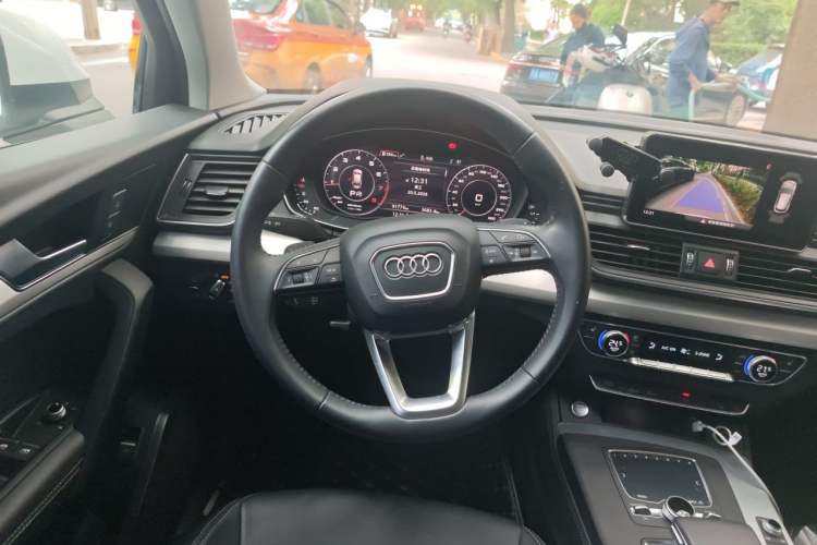 Used Audi Q5L 2020 Updated 40 TFSI Prestige Fashion Edition Steering Wheel