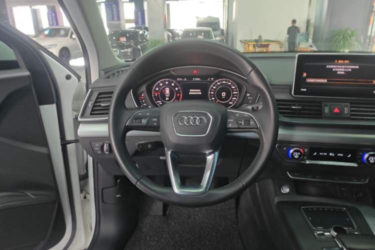 Used Audi Q5L 2020 Updated 40 TFSI Prestige Fashion Edition Steering Wheel