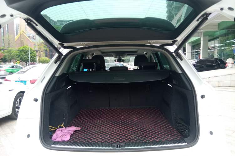 Used Audi Q5L 2020 Updated 40 TFSI Prestige Fashion Edition Trunk