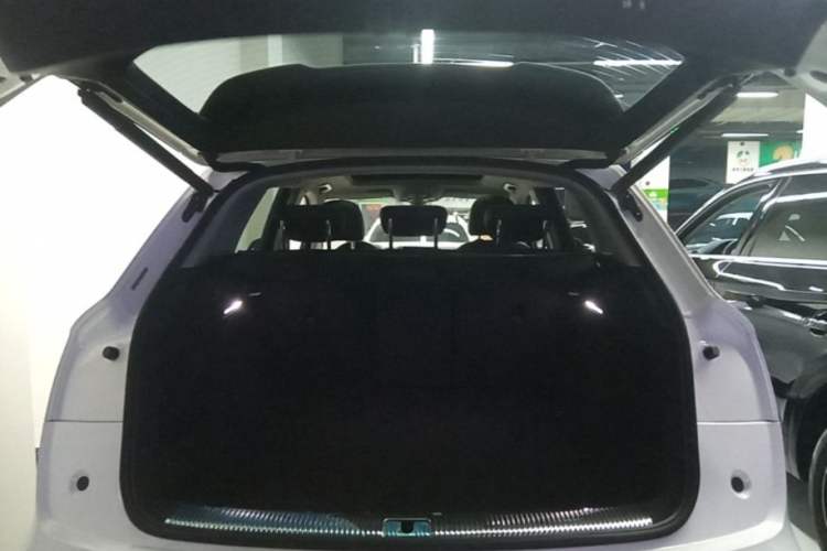 Used Audi Q5L 2020 Updated 40 TFSI Prestige Fashion Edition Trunk