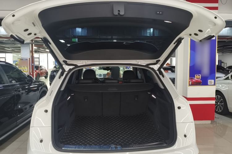 Used Audi Q5L 2020 Updated 40 TFSI Prestige Fashion Edition Trunk