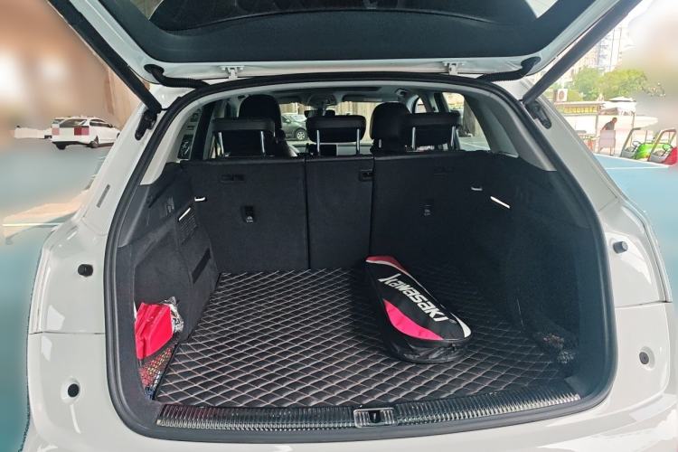 Used Audi Q5L 2020 Updated 40 TFSI Prestige Fashion Edition Trunk
