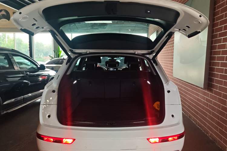 Used Audi Q5L 2020 Revised 40 TFSI Prestige Edition Trunk