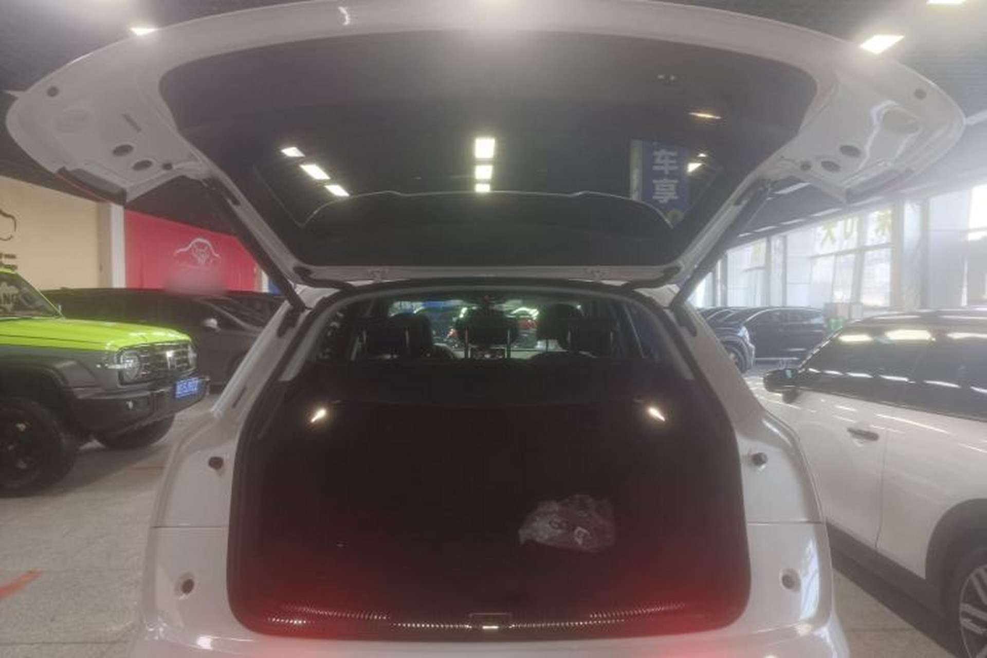 Used Audi Q5L 2020 45 TFSI Prestige Fashion Model Trunk