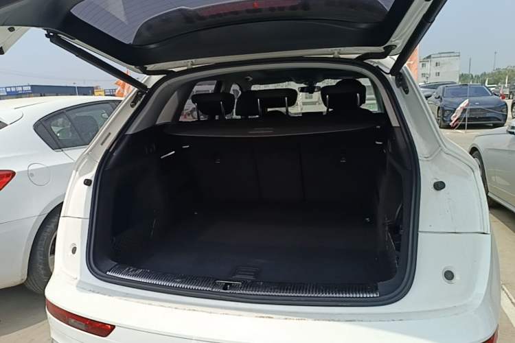 Used Audi Q5L 2020 45 TFSI Prestige Fashion Model Trunk