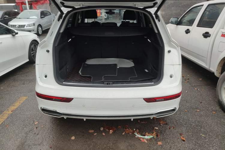 Used Audi Q5L 2020 Updated 40 TFSI Prestige Fashion Edition Trunk