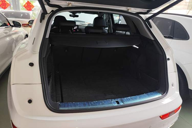 Used Audi Q5L 2020 Updated 40 TFSI Prestige Fashion Edition Trunk