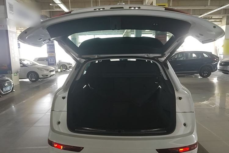Used Audi Q5L 2020 Updated 40 TFSI Prestige Fashion Edition Trunk