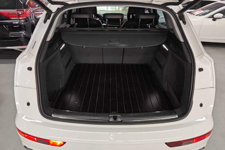 Used Audi Q5L 2020 45 TFSI Prestige Fashion Model Trunk