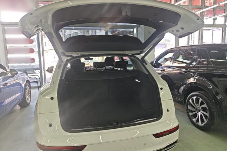 Used Audi Q5L 2020 Updated 40 TFSI Prestige Fashion Edition Trunk