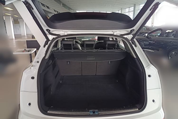 Used Audi Q5L 2020 45 TFSI Prestige Fashion Model Trunk