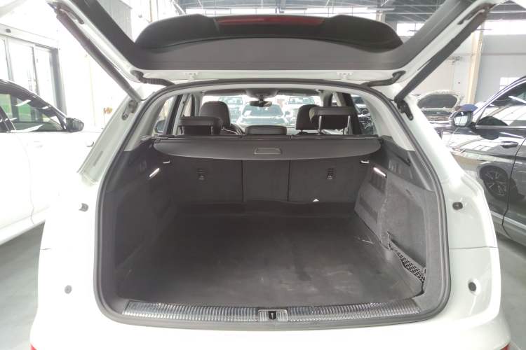 Used Audi Q5L 2020 Updated 40 TFSI Prestige Fashion Edition Trunk