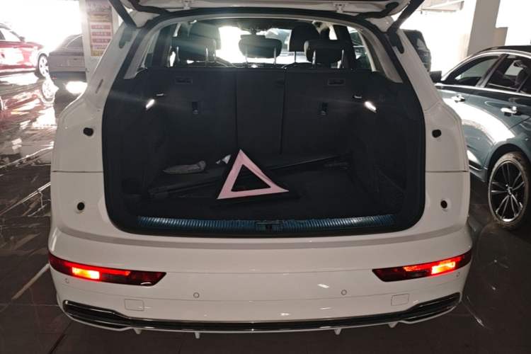 Used Audi Q5L 2020 Updated 40 TFSI Prestige Fashion Edition Trunk